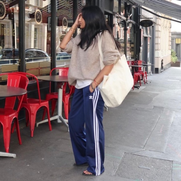 * BRAND NEW * Adidas Originals Women's Firebird Track Pant - Picture 1 of 5